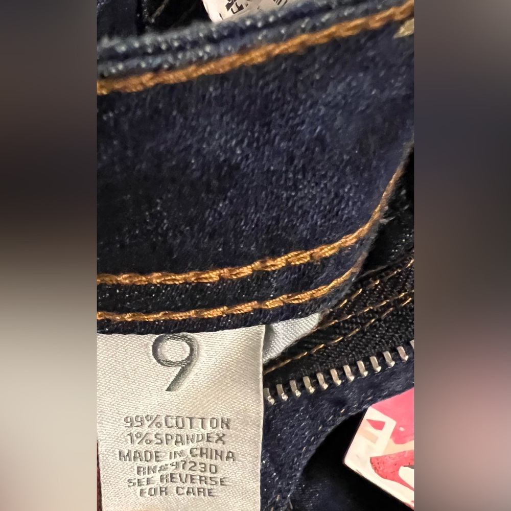 Women’s distressed blue skinny Jeans fit size 9. Never worn - Picture 9 of 10